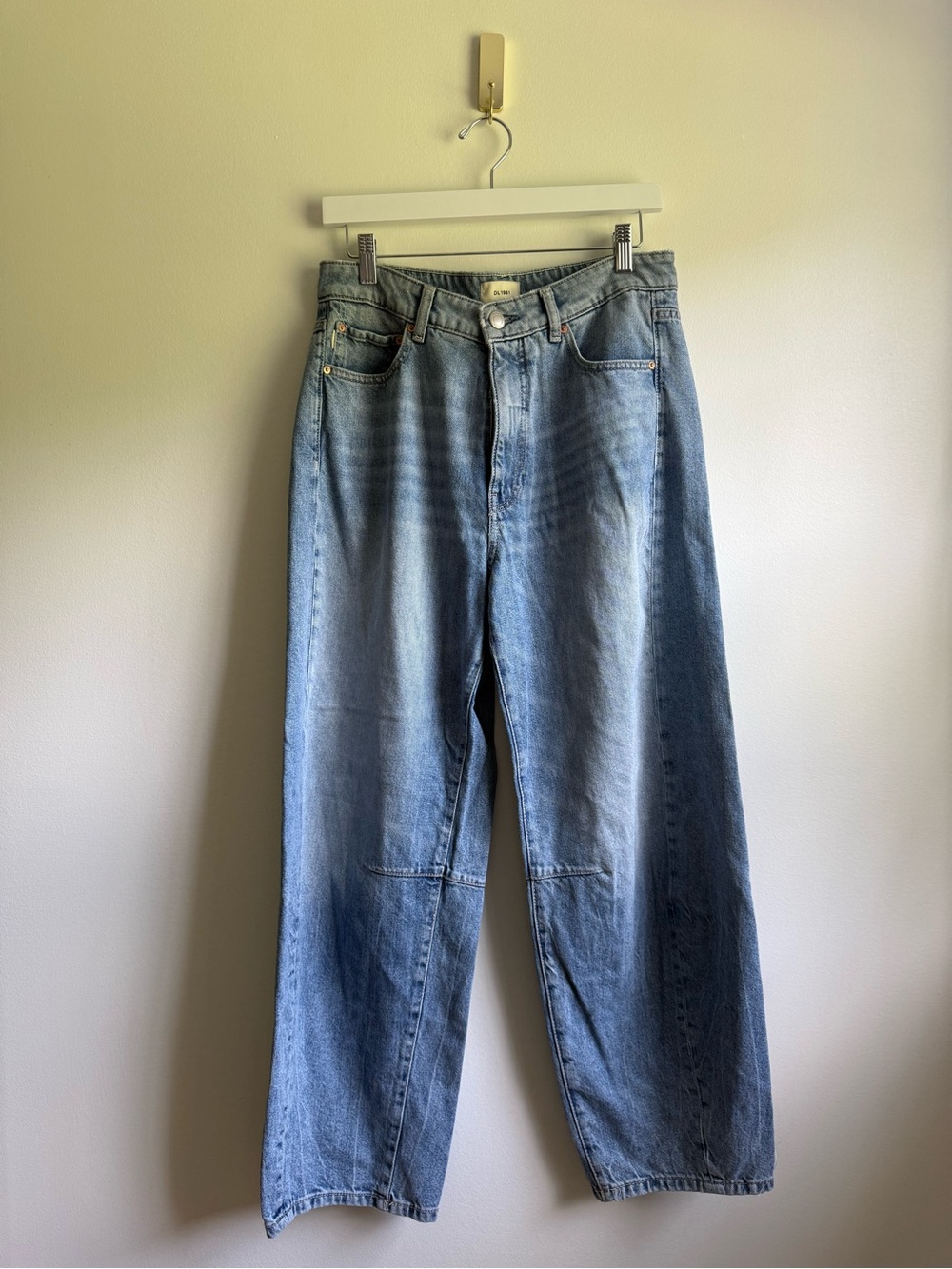 DL 1961 barrel jeans